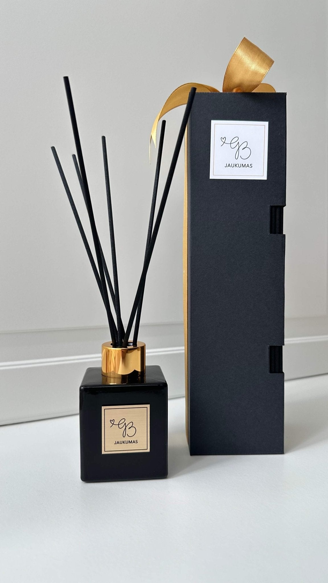 Namų kvapas su lazdelėmis "Juodas" 100ml