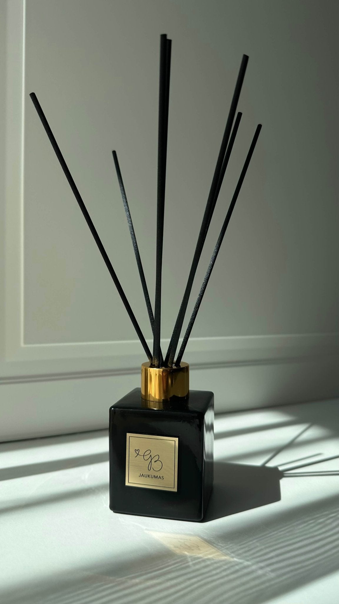 Namų kvapas su lazdelėmis "Juodas" 100ml